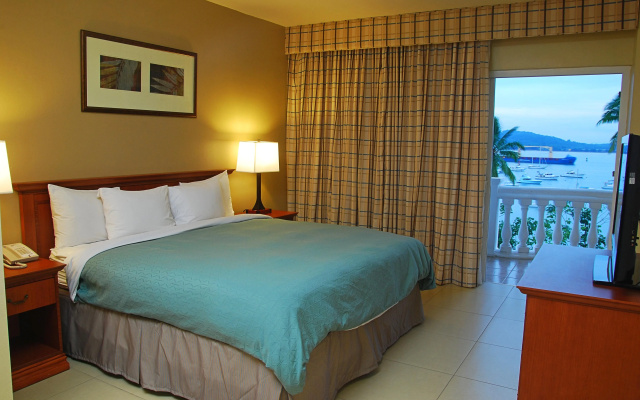 Radisson Hotel Panama Canal - Image 4