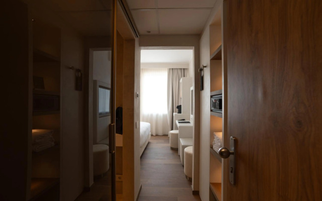 Hi Hotels Sirmione - Lakeview Pool