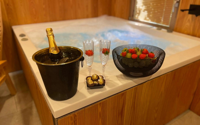 MAGNOLIA HOUSE by the RIVER