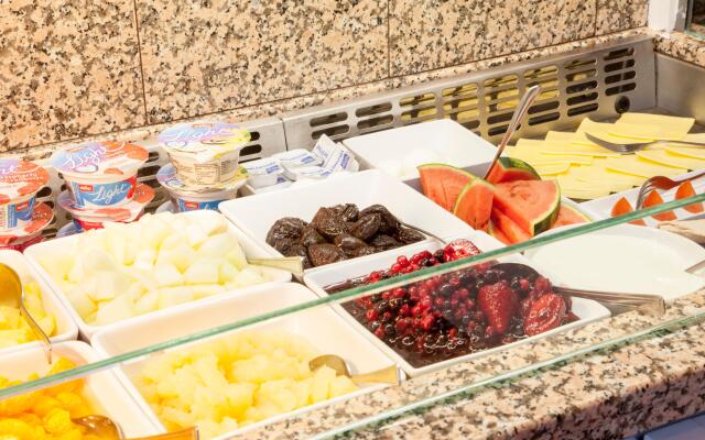 Holiday Inn Lincoln by IHG