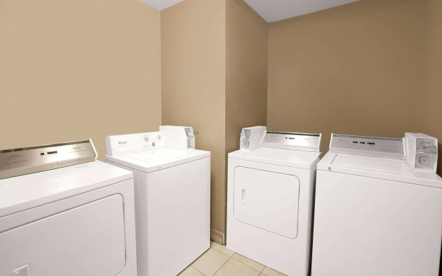 Ramada by Wyndham Houston Intercontinental Airport South