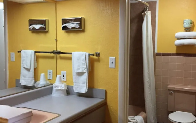 Lamplighter Motel
