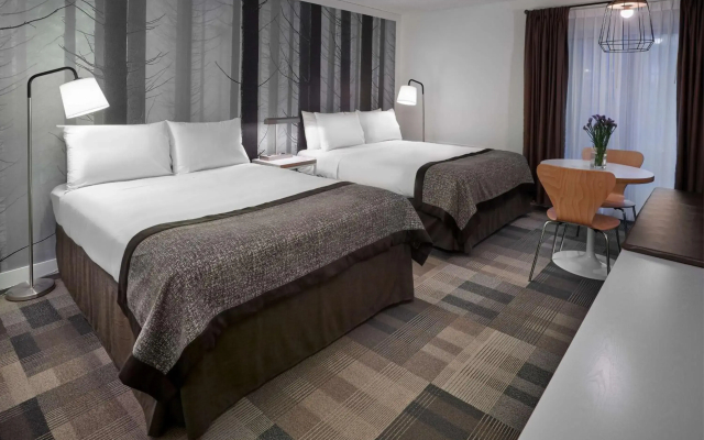 Coast Canmore Hotel & Conference Centre