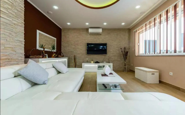 Luxury Apartment Twins