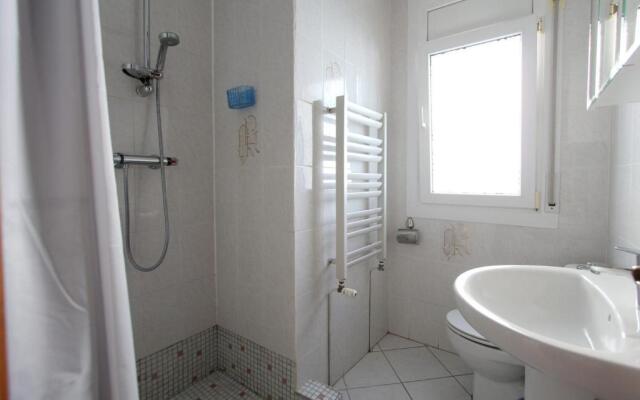 Leon Inmo Noguera 45 B - 10074