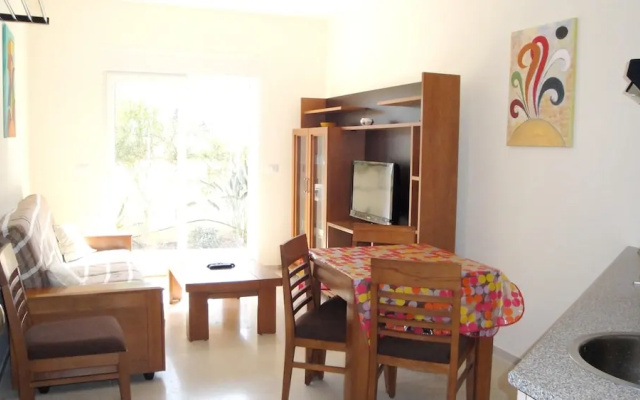 Apartment With 2 Bedrooms in Port El Kantaoui, With Pool Access, Enclo
