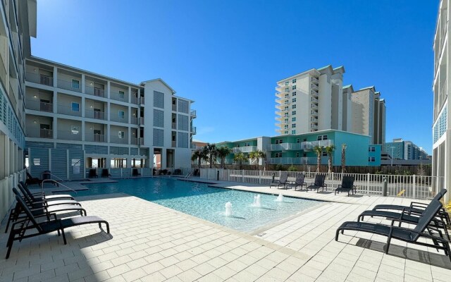 Charming 2bd/1.5ba Beachfront Condo w/ Pool View