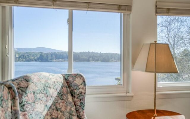 Regatta Park Lake House