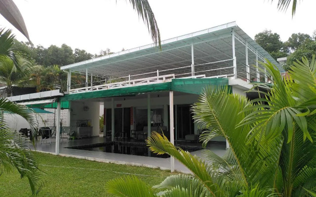 Beautiful 3-bedroom villa with pool and garden