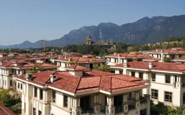 Splendid Xiangjiang Hot Spring Villa
