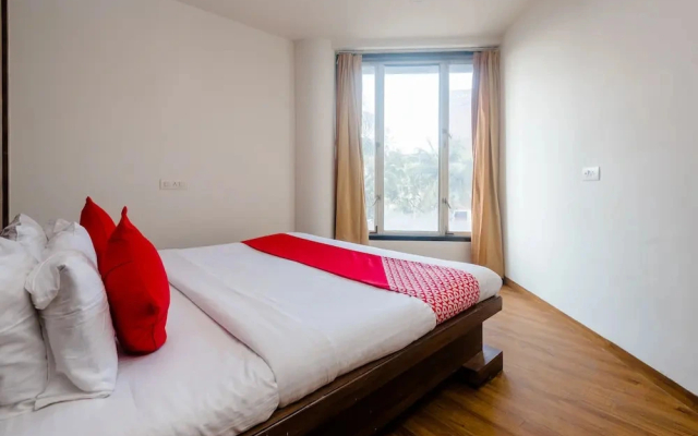Hotel RR Suites - Near LODHA Xperia Mall