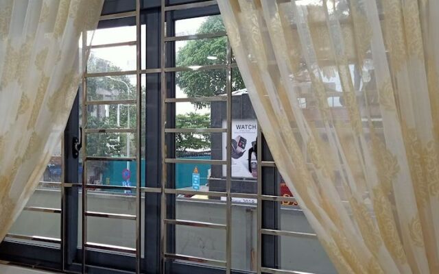 AMILA NGUYEN HUE HOTEL by SAZI