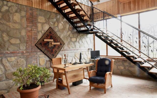 Hotel & Wine Cellar ARGE
