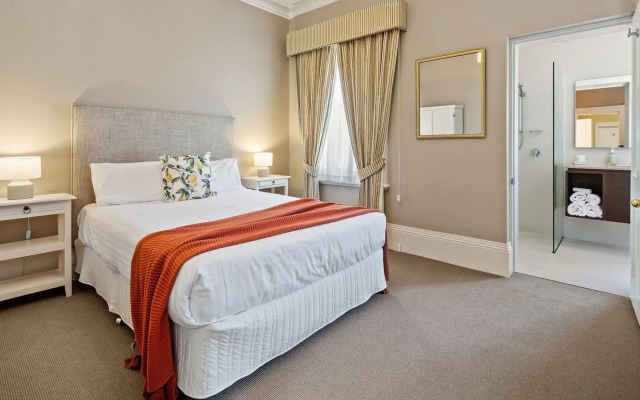Clydesdale Manor