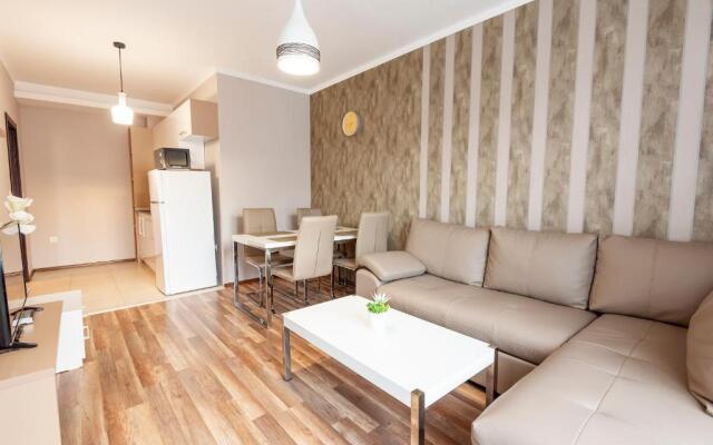 Green Paradise Deluxe Apartments