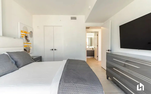 Downtown Miami Condos by Lua Host