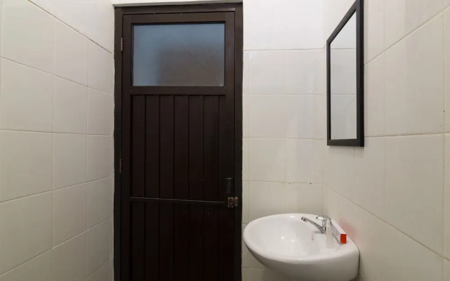 OYO 1242 Penginapan Rb Syariah