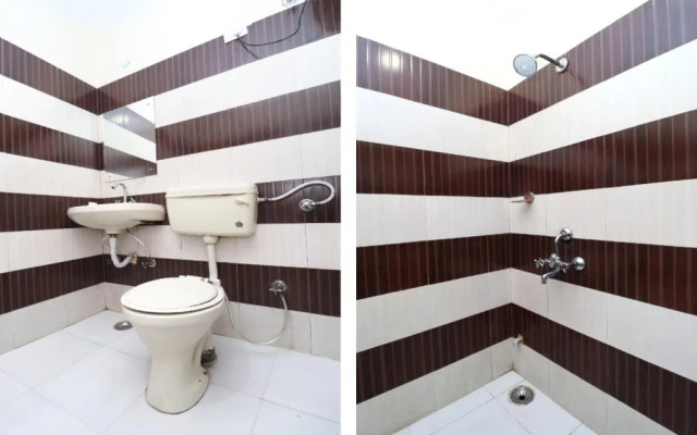 Hotel Lions Den By OYO Rooms