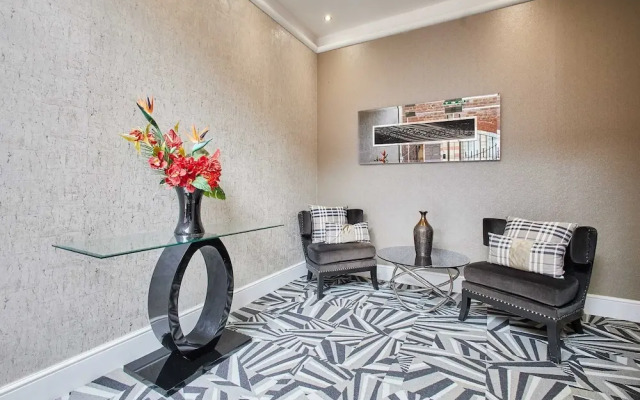 Host Stay Mayford Studio