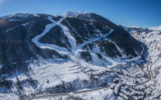 Nuevo apartamento Esquí wifi y netflix para 6 personas