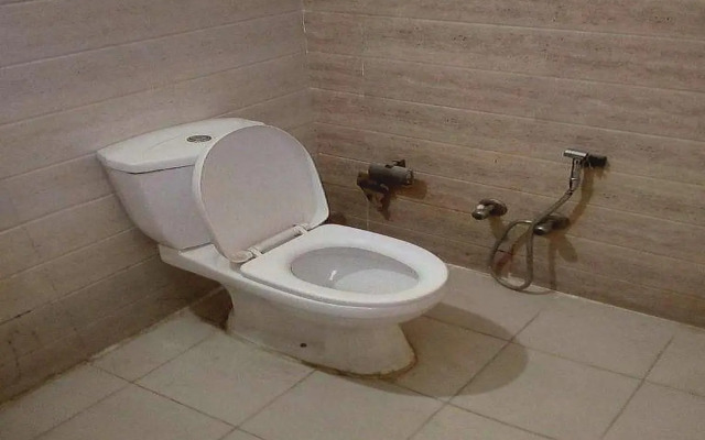 OYO Flagship 70306 Royal Residency