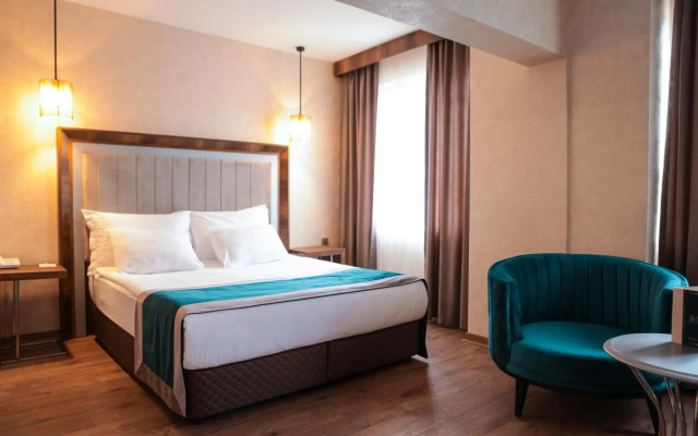 The Life Hotel & Spa