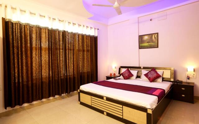 OYO 5799 Hotel Plaza Inn