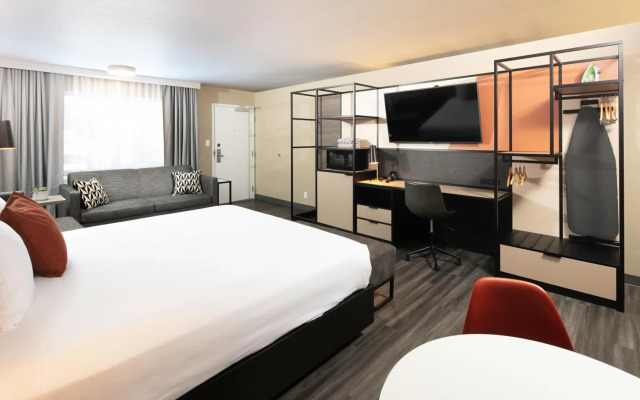 Waypoint Hotel