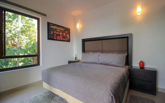 Chic Modern Condo Private Balcony Infinity Pool in the Complex Wellness-focused Community