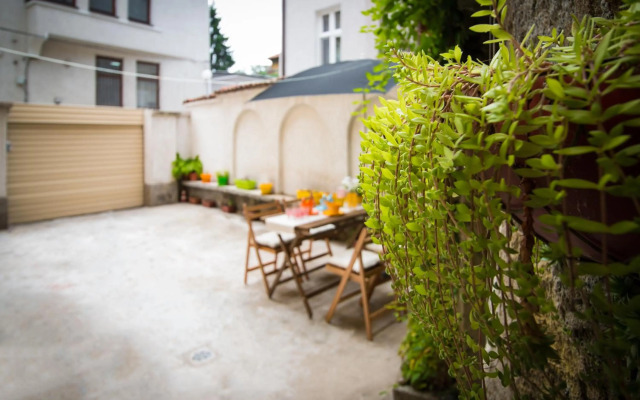 The Rocky House - Central & Private 2BDR