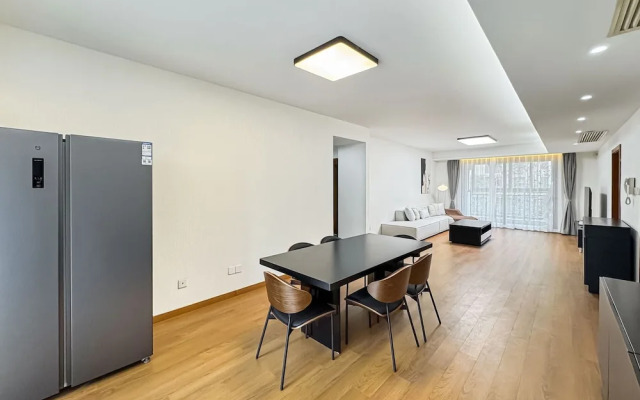 Tyms Entire 3-bedroom Apt By Takashimaya