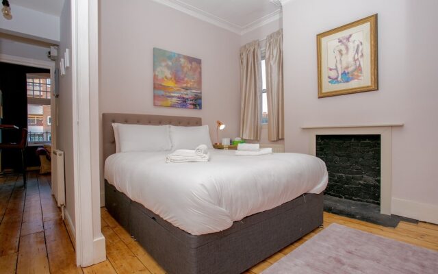 1 Bedroom Flat In Putney