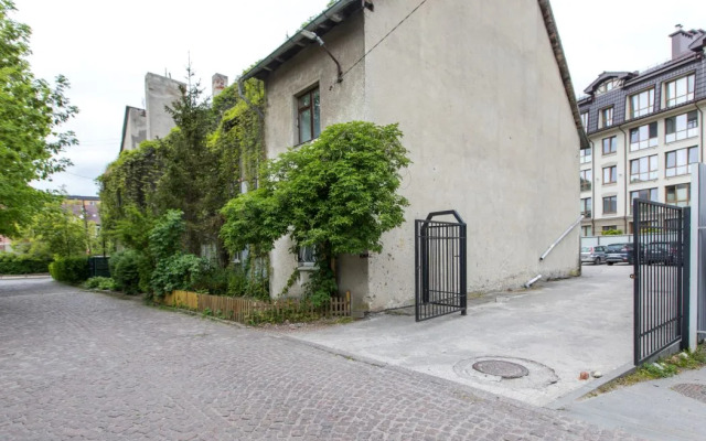 На Октябрьской 17