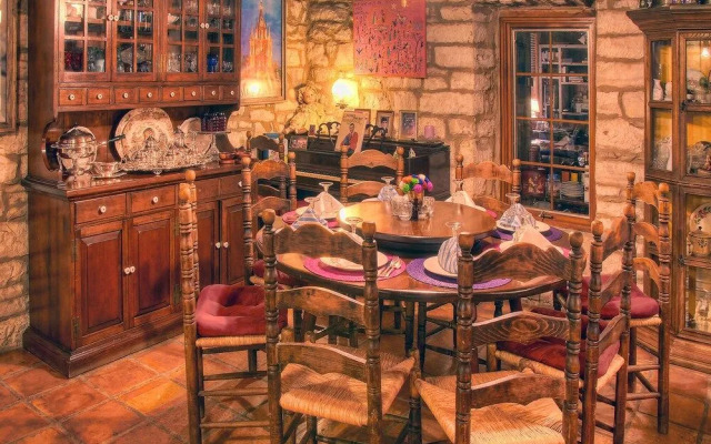 Kuebler Waldrip Haus B&B