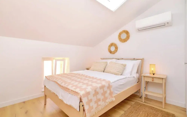 Charming Island Villa Alba
