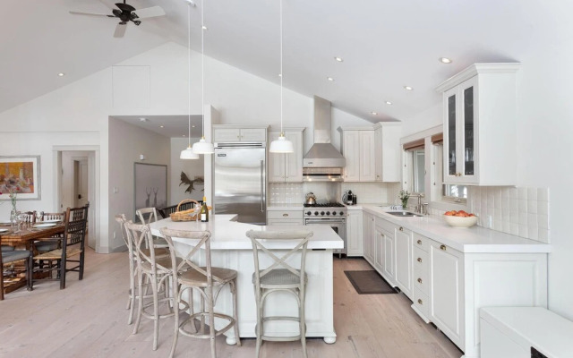 8166 Nicklaus North