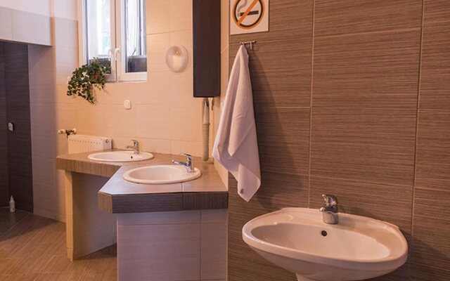 GlobArt Hostel