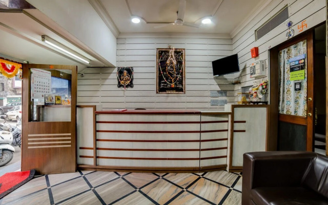 Oyo 23706 Super Deluxe Guest House