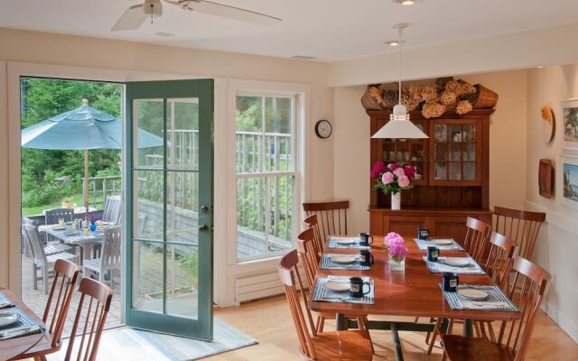 Coveside Bed & Breakfast