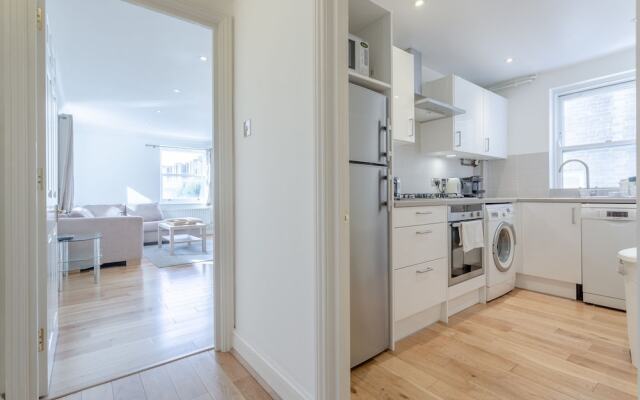 Comfortable 2 Bedroom Apartment By Earls Court