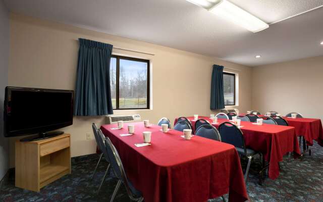 Super 8 by Wyndham Cromwell/Middletown
