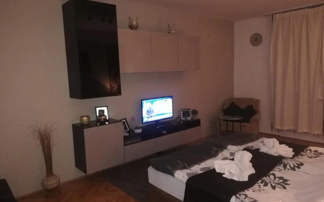 Heni Apartman
