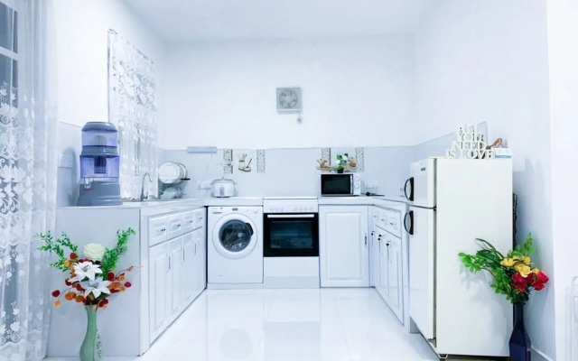 Mount Edge Riverside Hotel