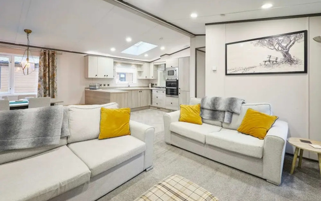 Host Stay Brackencroft Lodge