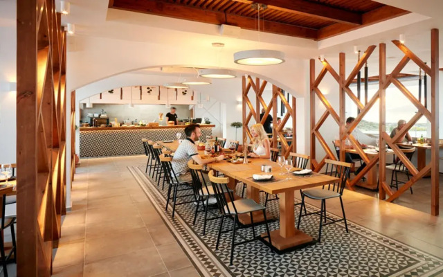 Pearl Beach Hotel