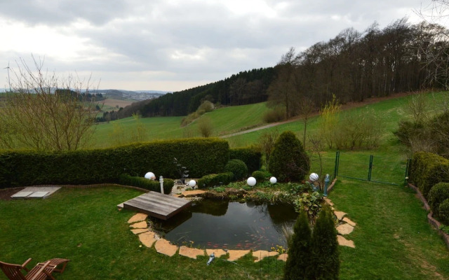 Charming Apartment in Weinsheim with Garden