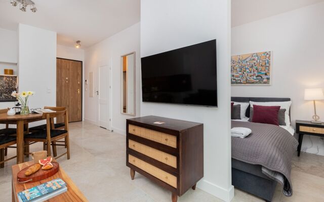 Plac Unii Apartment Gdynia by Renters