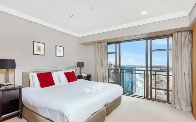 Central 1 Bedroom in Metropolis