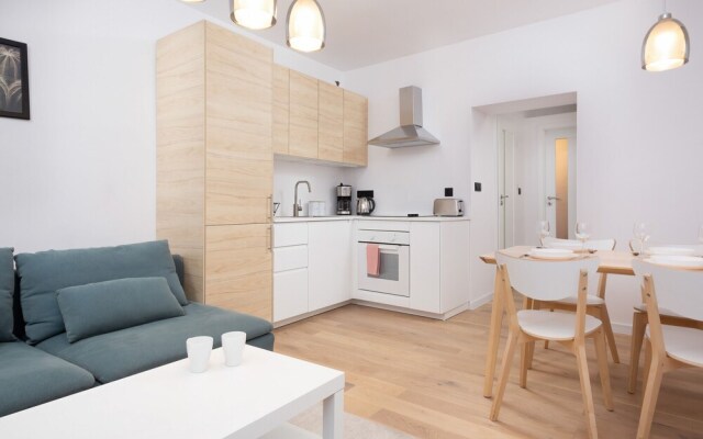 Stępińska Apartment Warszawa by Renters