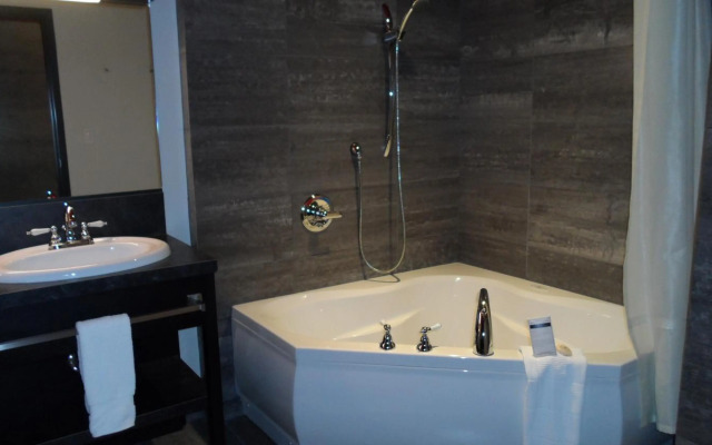 Grand Times Hotel Sherbrooke